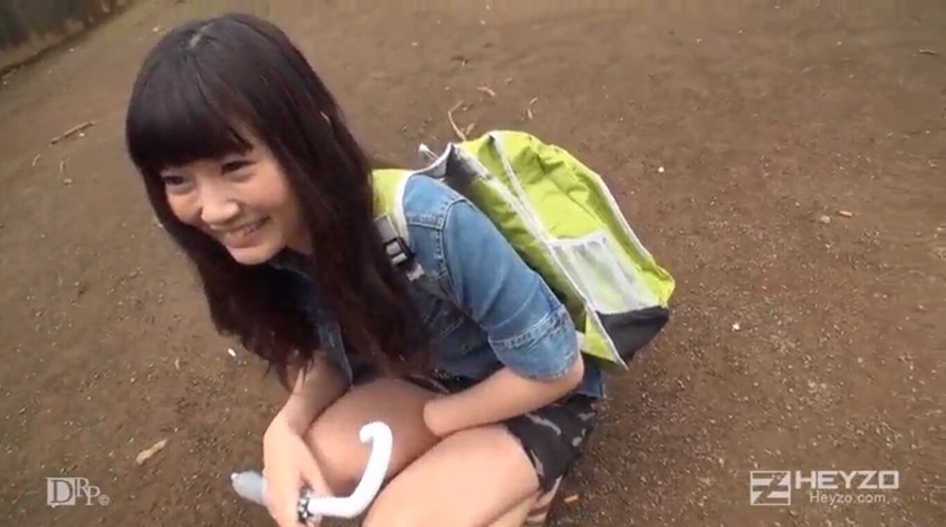 Video from HEYZO shows college sex with a schoolgirl sucking outdoors